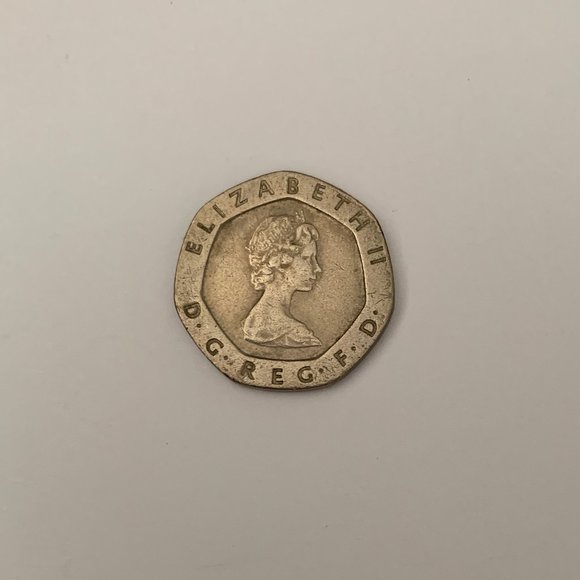 1982 - Twenty Pence Coin - United Kingdom U.K. - Queen Elizabeth II D·G·REG·F·D - Picture 3 of 6